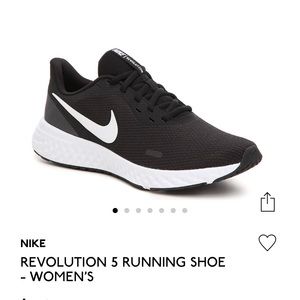 BRAND NEW NIKE REVOLUTION 5 IN BLACK
